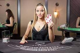 Tampilan tabel pembayaran Joker Gaming menunjukkan simbol, garis pembayaran, dan nilai bonus